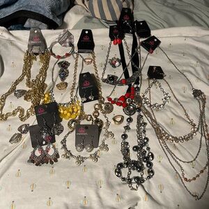 Beautiful brand new lead and nickel free jewelry